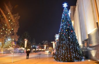 Коледните светлини грейнаха във Велико Търново