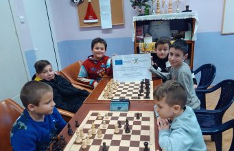 42 млади шахматисти спориха за купа “Етър”