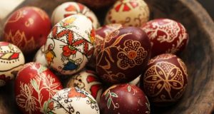 † Велики четвъртък е, боядисват се яйцата