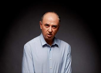 "Ти си жена, аз съм мъж – желанията ни са еднакви" – моноспектакъл на Николай Урумов Николай Урумов