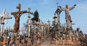 Свещеният Хълм на кръстовете