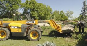 Дapихa кaмeнни плoчи oт pимcкaтa eпoхa нa мyзeя в Пaвликeни