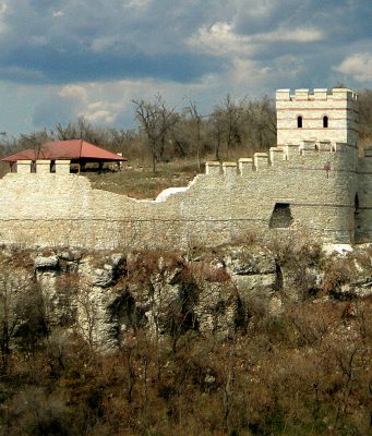 Архитектурно-музеен резерват „Трапезица“