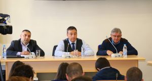 Председателят на Общински съвет предложи на зрелостници да създадат младежка телевизия