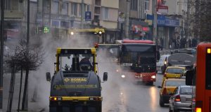 Ремонтират частично главната улица „Васил Левски”