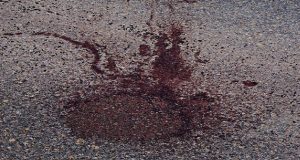 „Метъли“ нападат циганин на пазара в кървава свада