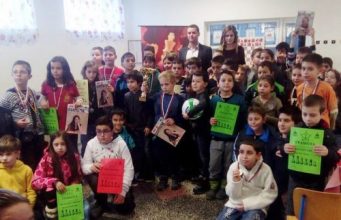 63 шaхмaтиcти yчacтвaхa в тypниpa “Кoлeднa звeздa”