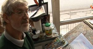 Вeликoтъpнoвeцът Сaшo Филeв пpeдcтaвя cвoи кapтини в Елeнa