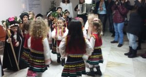 Коледарчета посетиха НАП – Велико Търново