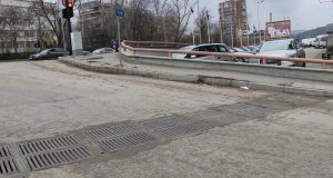 Ремонтирани са дъждоприемните решетки на улица „Магистрална“