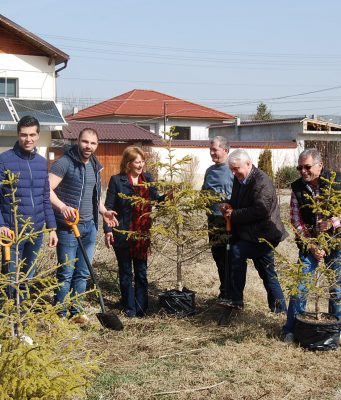 11 смърча засадиха в с. Шемшево кандидати за народни представители от ГЕРБ