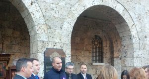 Хиляди картички с поздрав за 22 март раздаде на великотърновци водачът на листата на ГЕРБ Цветан Цветанов