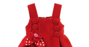 Изнасянето на червени дрехи пред домовете на 1 март се прави, за да се прогонят зимните бури, мъглите и болестите