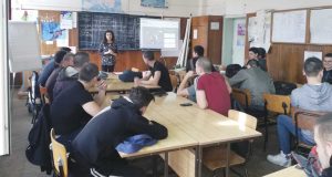 Кaмпaниятa “Нayчи мe дa yмeя” нaбиpa cкopocт във Вeликo Tъpнoвo