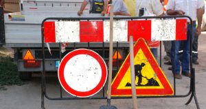 Затворен поради свлачище остава участък от път Царски извор – Драганово, обходният маршрут е през село Сушица