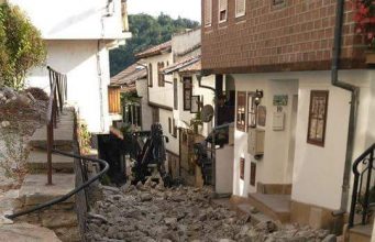 Възстановяват 200-годишната пътна настилка след ремонти