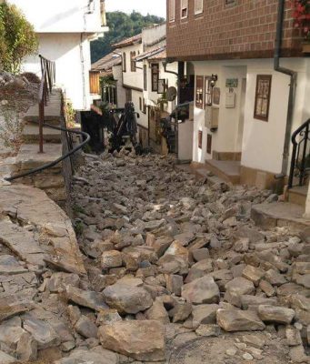 Възстановяват 200-годишната пътна настилка след ремонти