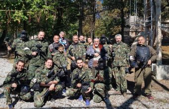 На оспорвана пейнтбол битка ротарианци събраха средства за училищно оборудване